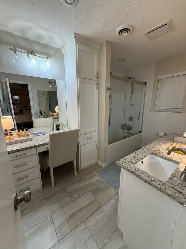 Building Photo - Overton Park home for Lease