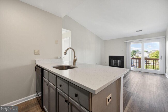 Building Photo - 8610 Beekman Pl