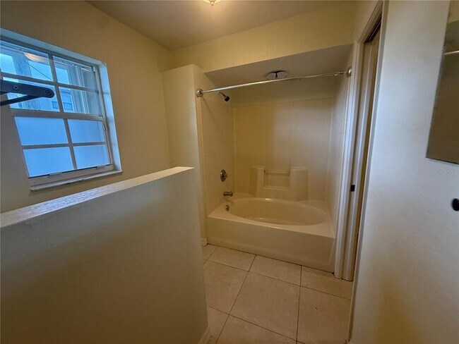Building Photo - 440 W Tarpon Blvd NW