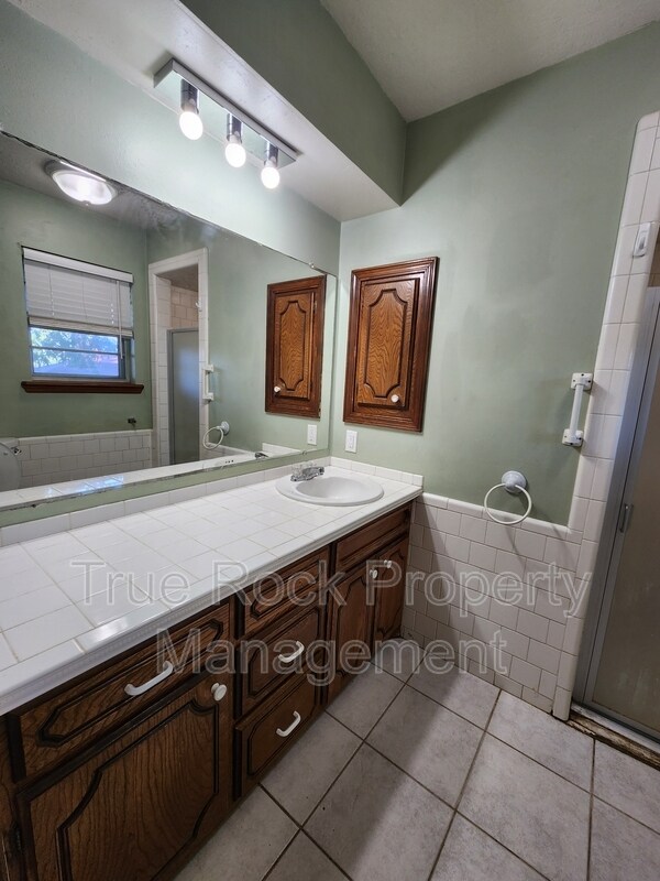 Building Photo - 329 S Morrison Dr