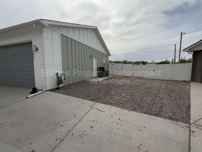 Building Photo - 147 Buena Vista Dr