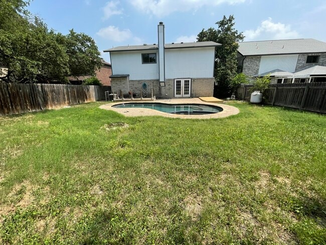 Building Photo - 9235 Ridge Post