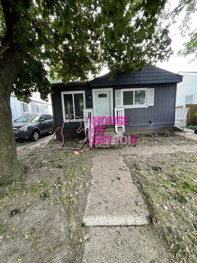 Primary Photo - 2 BEDROOM | 1 BATH | FREE PRE SCREEN