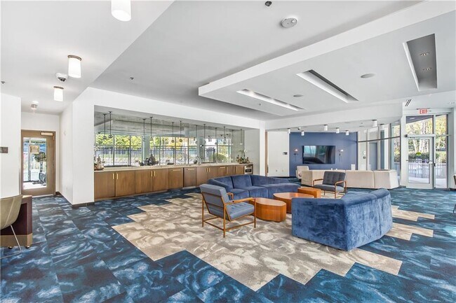 Building Photo - 950 W Peachtree St NW
