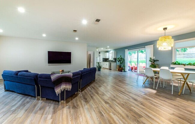 Building Photo - 4715 Carsonhill Dr