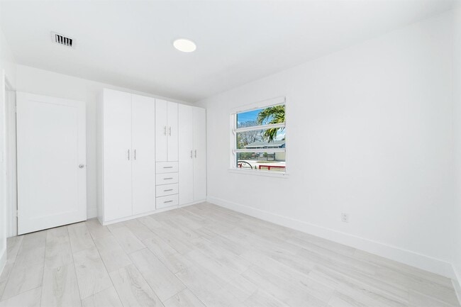 Building Photo - 2130 Wiley Ct