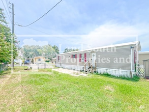 Building Photo - 425 Longfellow Blvd