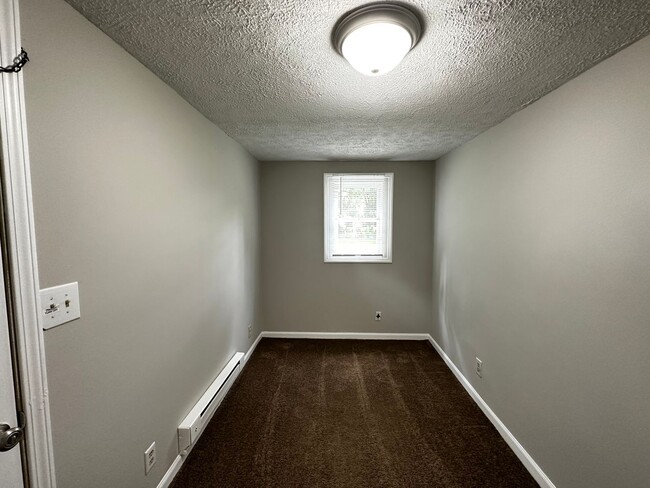 Building Photo - 1195 Faber Ave