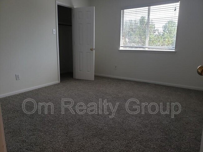 Building Photo - 6655 Stonefort Ct