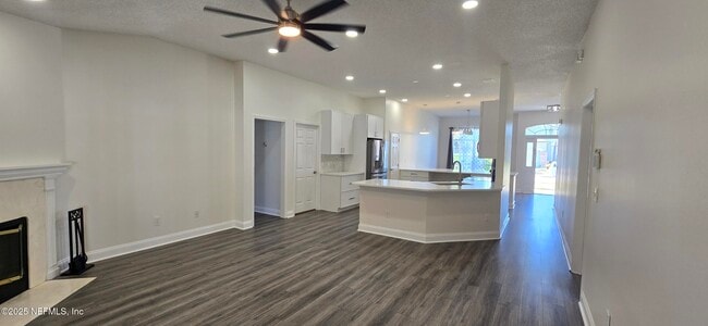 Building Photo - 11579 Alexis Forest Dr E