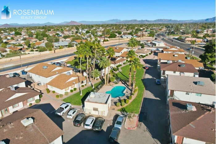 Building Photo - 860 E Brown Rd