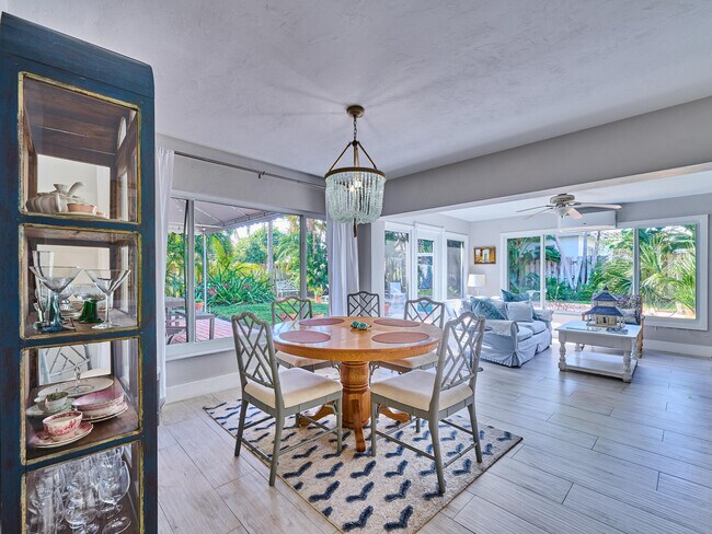 Building Photo - 301 NW 3rd Ct