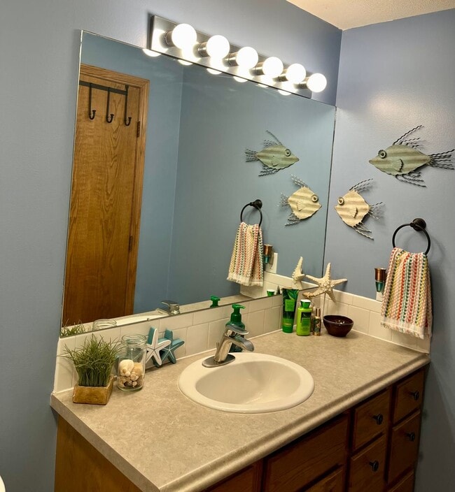 Building Photo - ***Coming Soon Mid June 2026*** 4 Bedroom 3 bath home in Derby, KS
