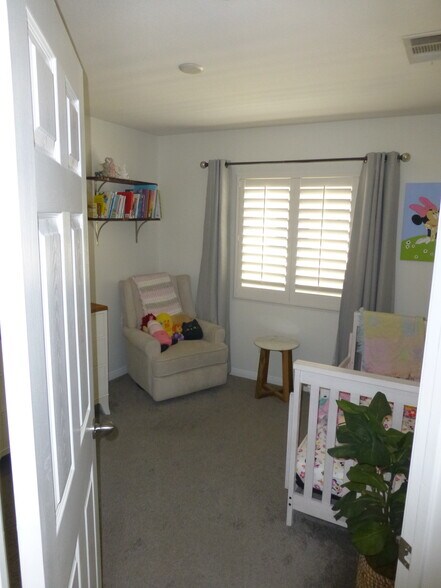 Building Photo - 416 W Linden Dr