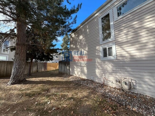 Building Photo - 1529 Sable Blvd