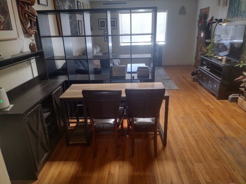 Building Photo - 1204 Coal Ave SE