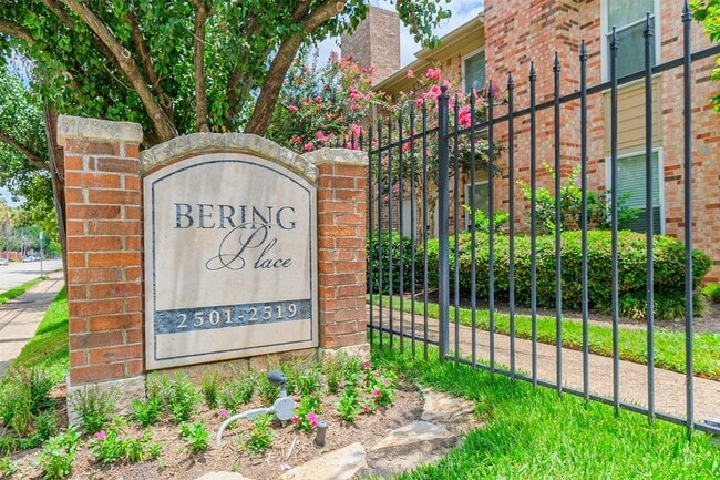 Building Photo - 2507 Bering Dr