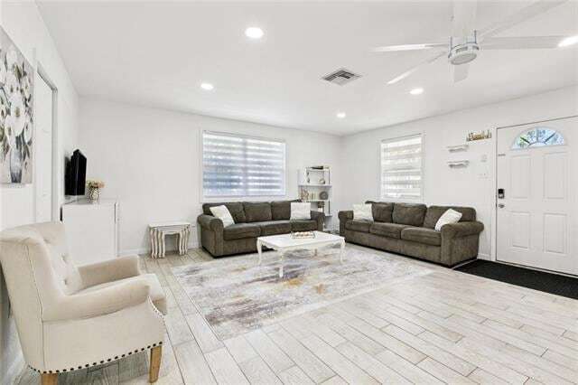 Building Photo - 1015 Roselawn St