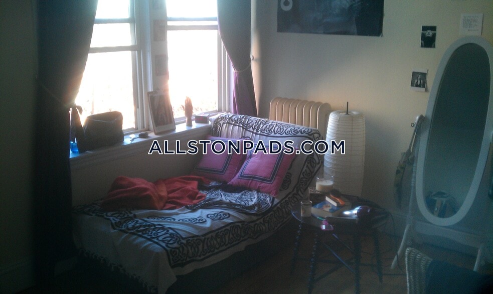 Primary Photo - 28 Quint Ave