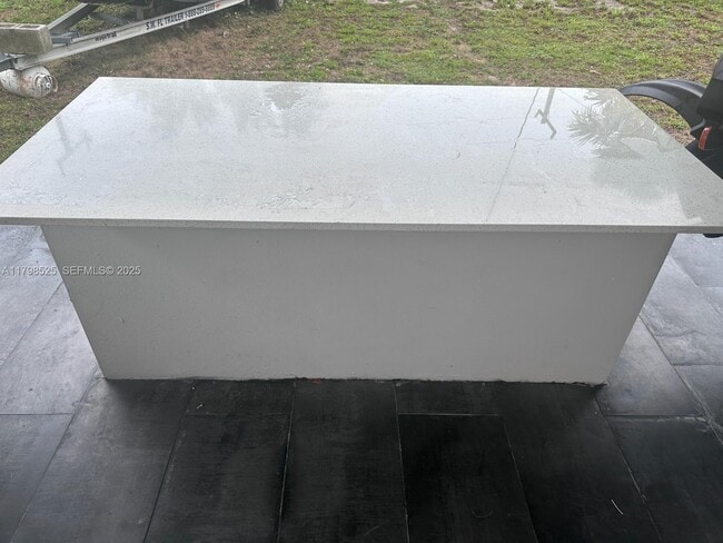 Building Photo - 209 SW 5th St