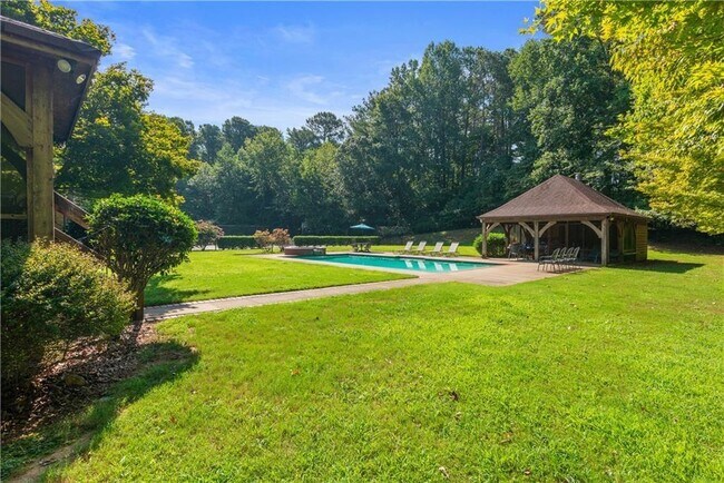 Building Photo - 15905 Westbrook Rd