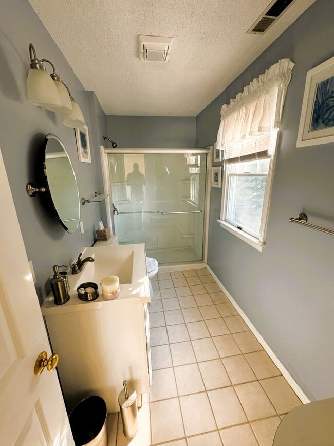 Building Photo - Single Family Home in Harrisonburg