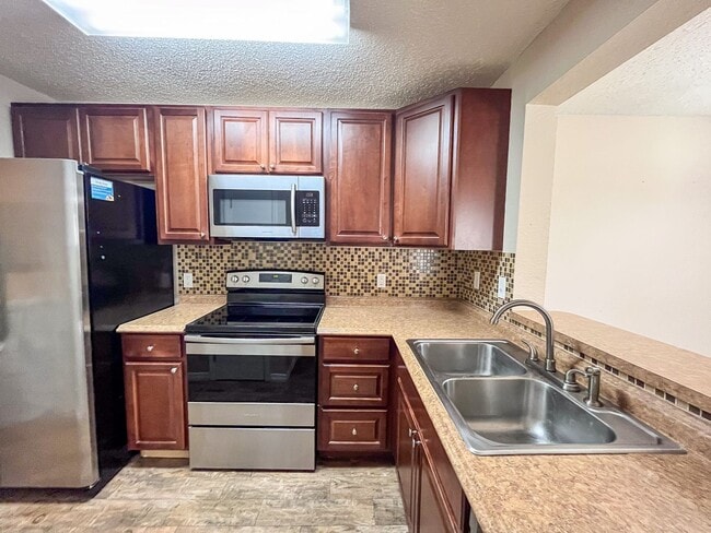Building Photo - Windsor Park #1118 - Price Reduced!