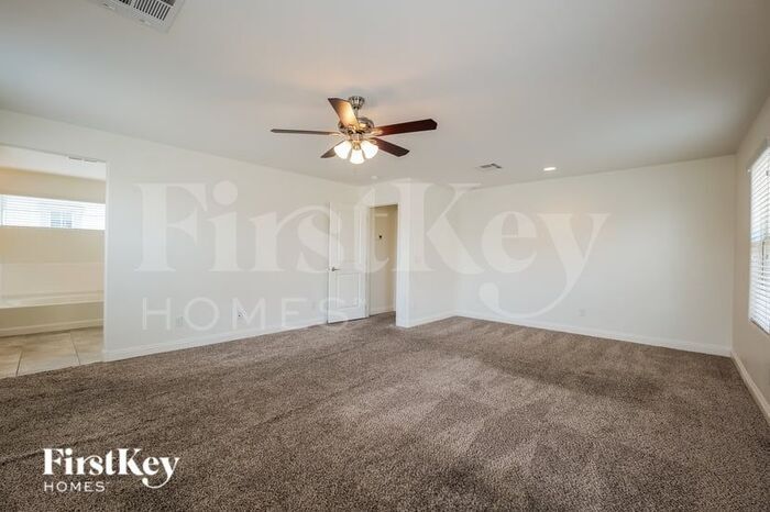 Building Photo - 264 N 69th Pl