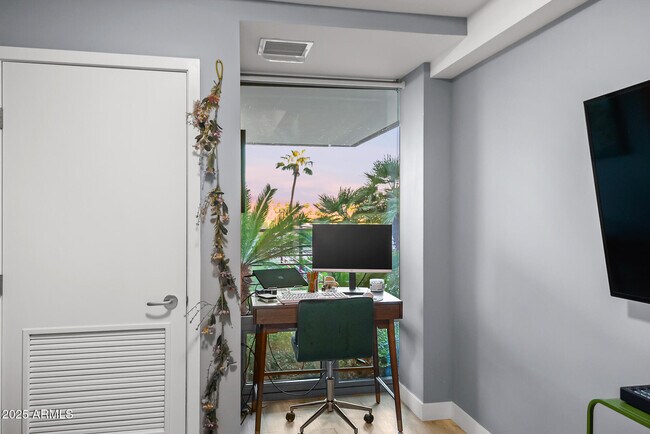 Building Photo - 7167 E Rancho Vista Dr