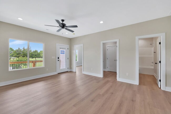 Building Photo - 333 Turnpike Rd