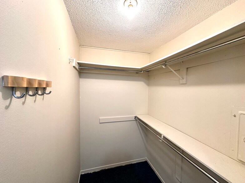 Building Photo - 405 N Wabash Ave