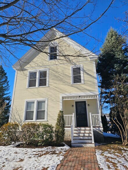 Building Photo - 15 Winchester St