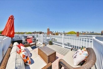Building Photo - 22 Buttonwood St