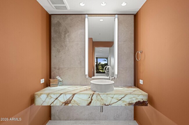 Building Photo - 7167 E Rancho Vista Dr