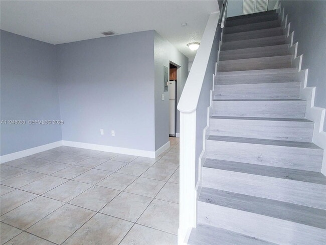 Building Photo - 1519 W 42nd Pl