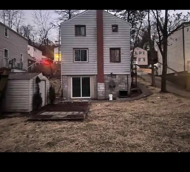 Building Photo - 654 Hestor Dr