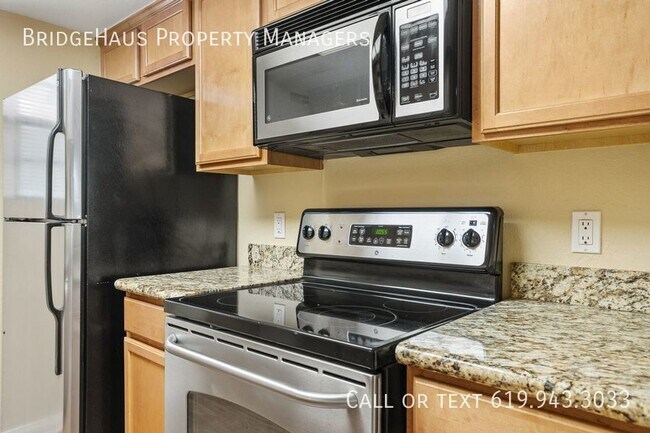 Building Photo - 12063 Alta Carmel Ct