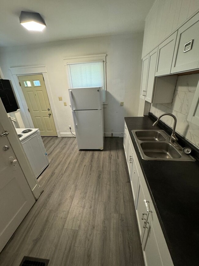 Building Photo - 769/771 Work Drive