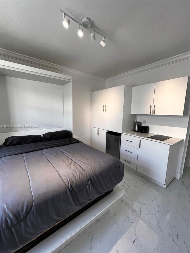 Building Photo - 1455 Michigan Ave