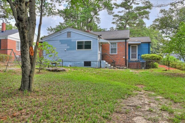 Building Photo - 2214 Breckenbridge Ave
