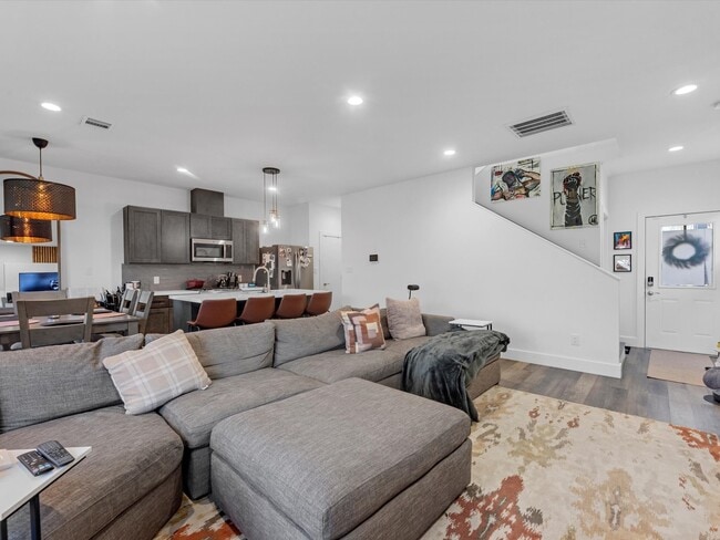 Building Photo - 2222 Wavell St