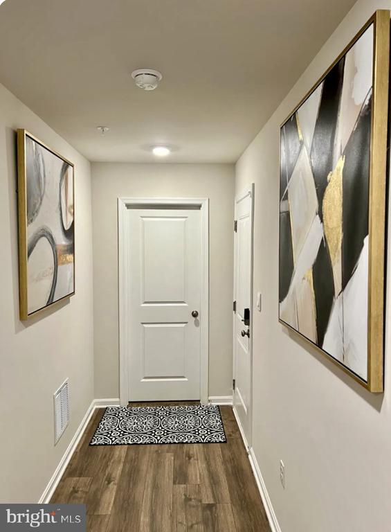 Building Photo - 5088 Silver Oak Dr