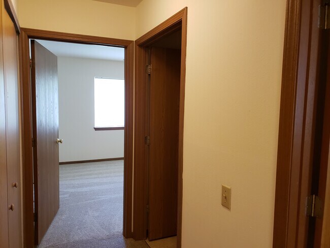 Building Photo - 936 Rockefeller Ln