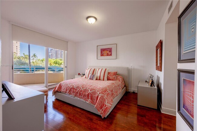 Building Photo - 888 Brickell Key Dr