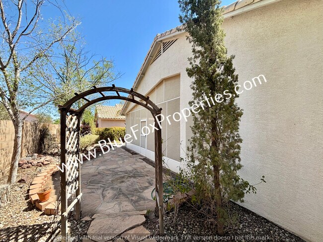 Building Photo - 9035 N Silver Moon Way