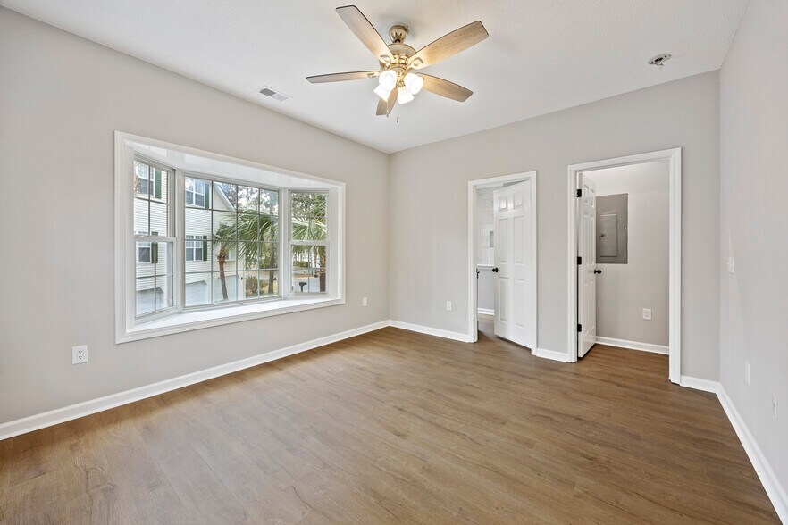 Building Photo - 40 Brittany Pl