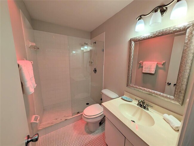 Building Photo - 6896 W Country Club Ln