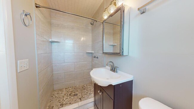 Building Photo - 2802 Evans Dr