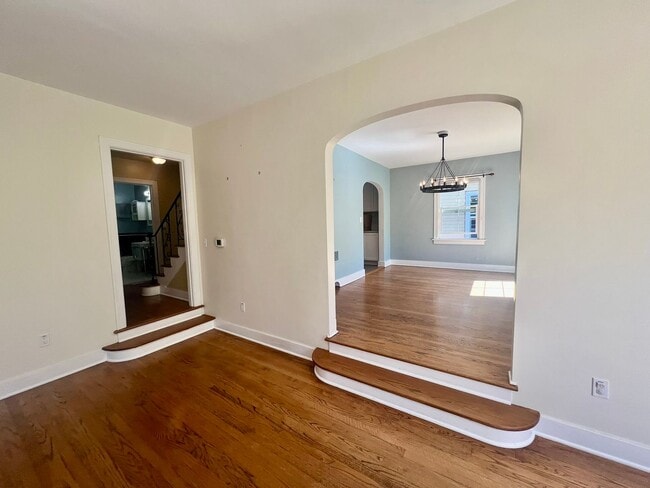 Building Photo - PENDING APPLICATION; Charming 4BD Olympia ...
