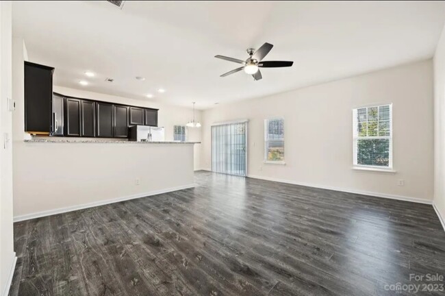 Building Photo - 12224 Whiteside Dr